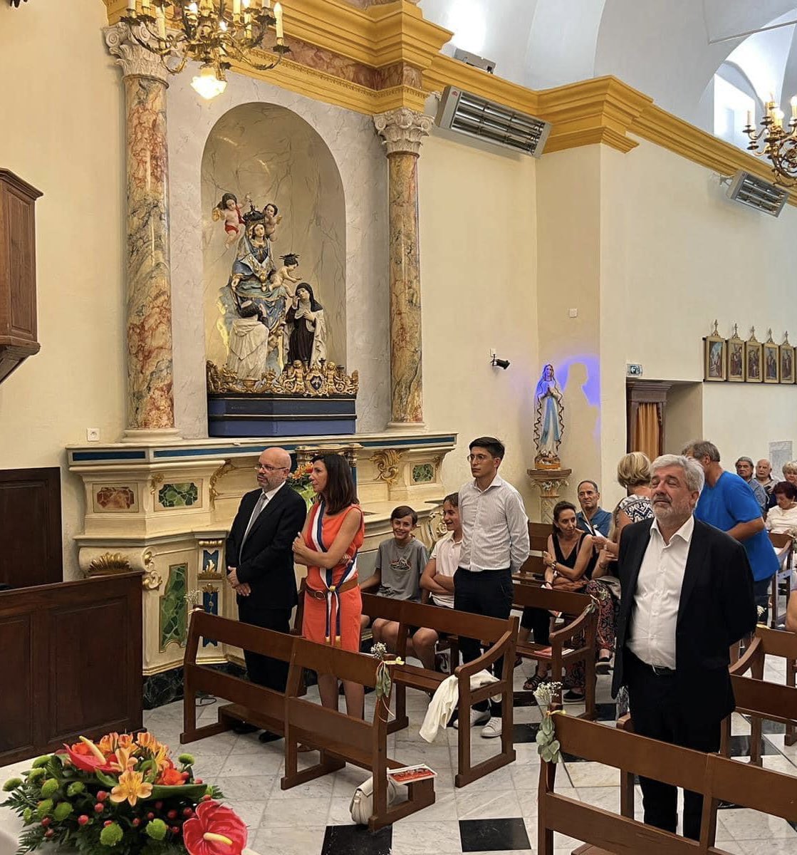 LLaRosaSerafini's tweet photo. Fête nationale et fête patronale à #Falicon avec le traditionnel festin 🎉

Concours de pétanque, messe à  la Sainte patronne de la commune et festin pour se retrouver et partager ce moment de tradition. https://t.co/zCFYprC84a