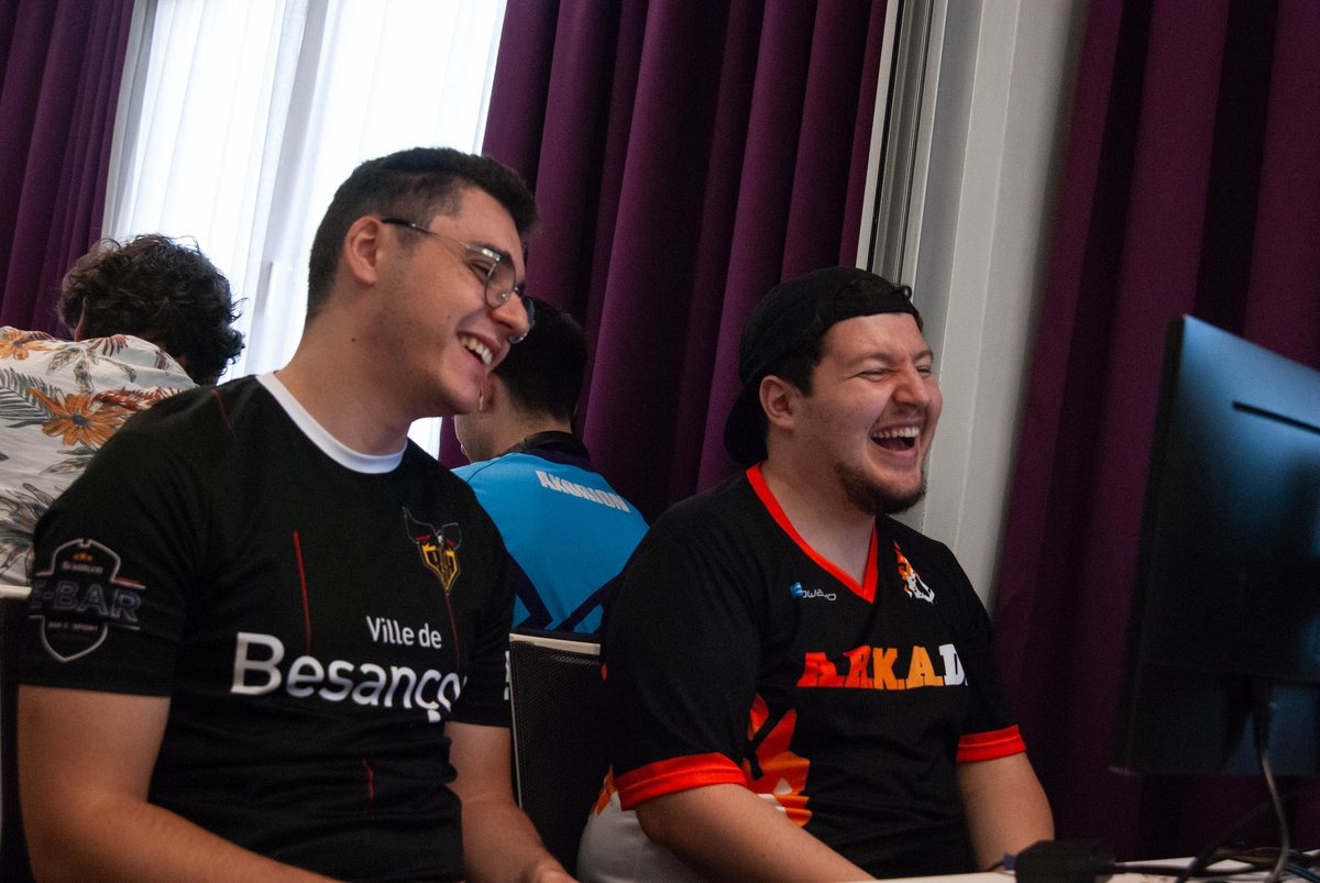 L'album du pantheon #4 est (enfin) dispo ici : flic.kr/s/aHBqjAMEP9
C'était le dernier event de la <a href="/Gaming4Seasons/">Gaming 4 Seasons 🟣</a> et donc aussi la fin d'une ptite aventure de presque 3 ans ...
J'ai apprécié chaque moment et chaque rencontre en espérant vous revoir les bro !💜
Enjoy l'album ~