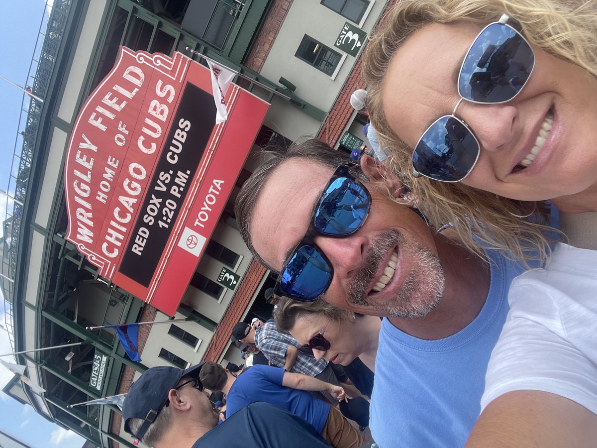 2YNOT26's tweet photo. An awesome Saturday at beautiful historic Wrigley Field. #StroShow ⁦@CHGO_Cubs⁩ ⁦@corey_cubs⁩ ⁦@Pelicanbaseball⁩ https://t.co/oNvJVezGNa