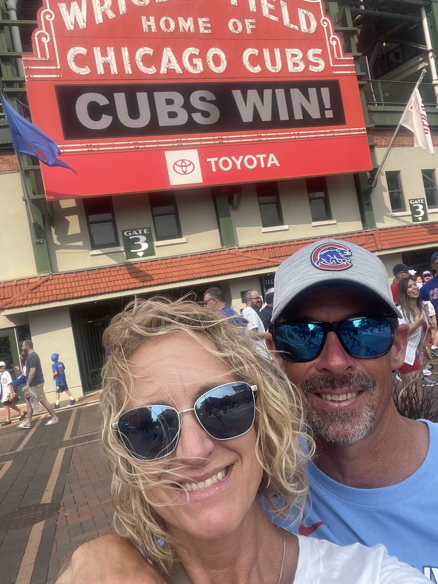 2YNOT26's tweet photo. An awesome Saturday at beautiful historic Wrigley Field. #StroShow ⁦@CHGO_Cubs⁩ ⁦@corey_cubs⁩ ⁦@Pelicanbaseball⁩ https://t.co/oNvJVezGNa