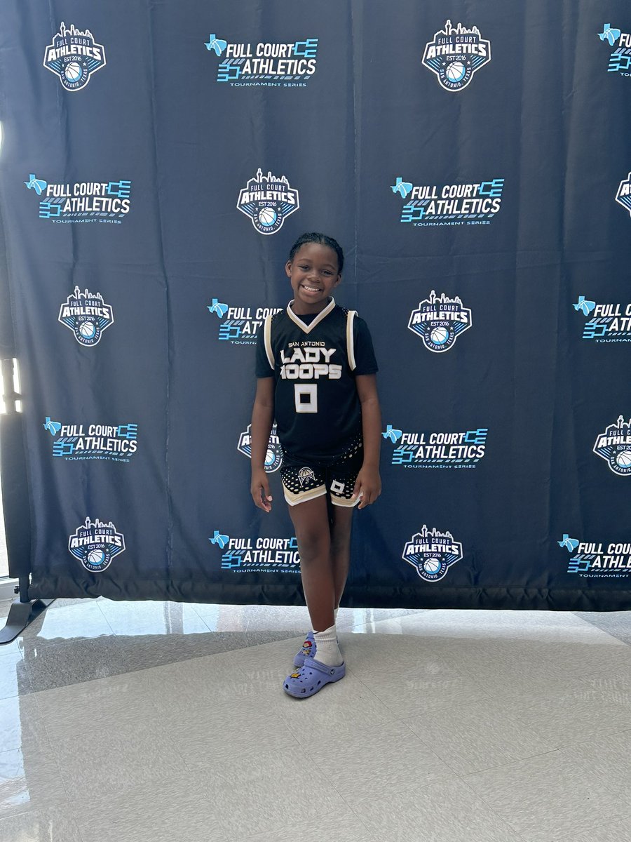 Amiyah415's tweet photo. Sunday Funday with @SALadyHoops coming in second at the @BBFCAthletics score high 8pts hitting 9 out 12 free throws all tournament #peachmob #classof2032 #thirdgrade https://t.co/GbXsHpRgDA