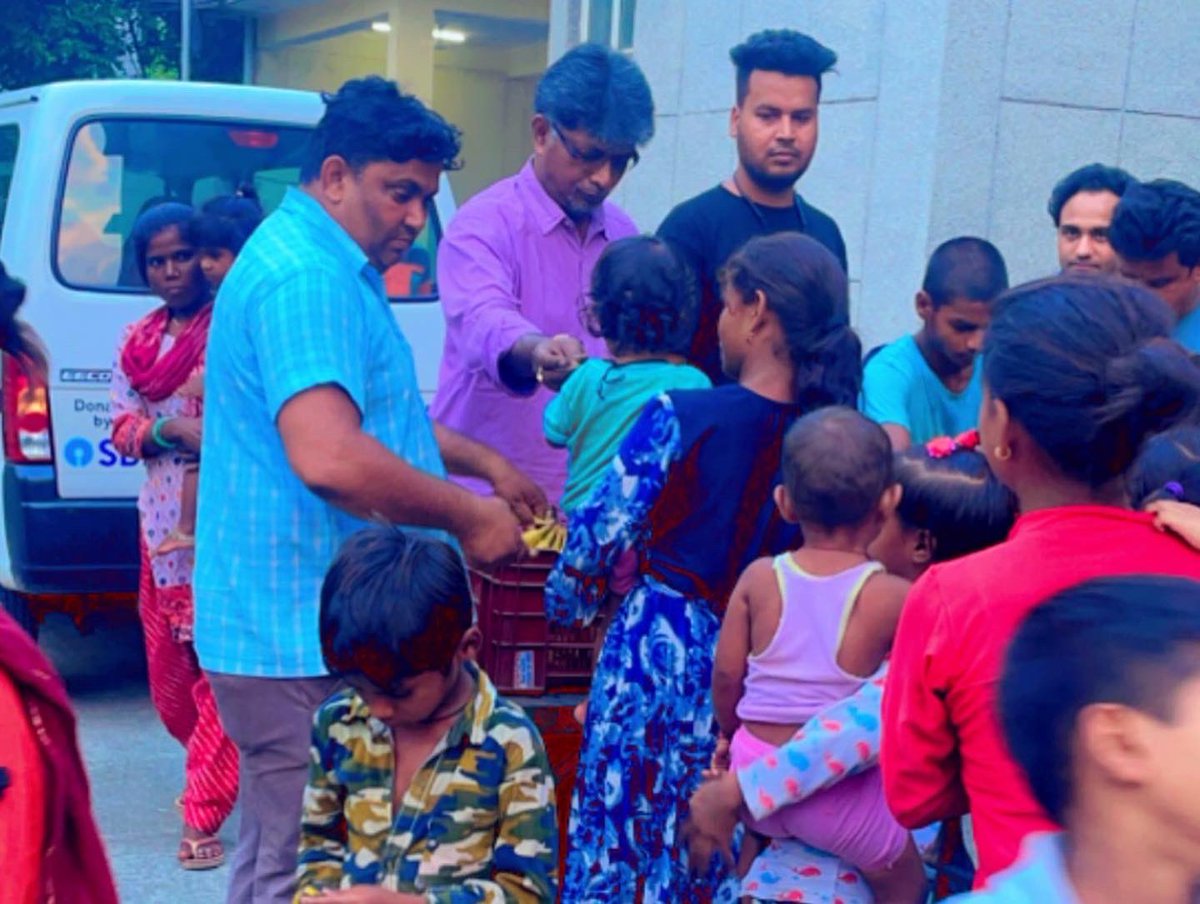 niveda_ngo's tweet photo. As an initiative to aid people affected by the the ongoing n the unfortunate floods , the team from Niveda Foundation carried out a distribution drive in several locations in Noida and Delhi..
#FloodRelief #NitiAyog #MinistryWCD #Noida #gratitude #communityservice https://t.co/oWOx872vLP