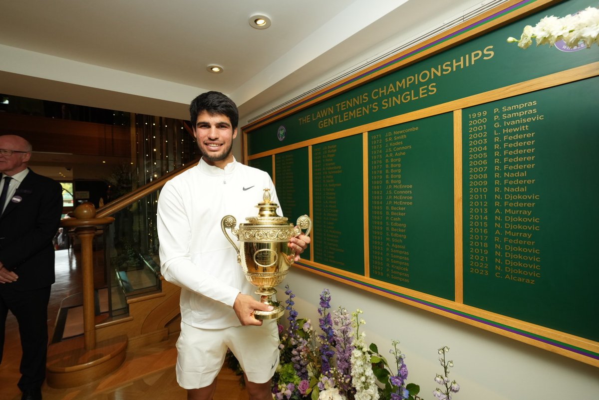 The first man not named Roger Federer, Rafael Nadal, Novak Djokovic or Andy Murray to win the #Wimbledon Gentlemen's Singles since 2002. @CarlosAlcaraz 🆕