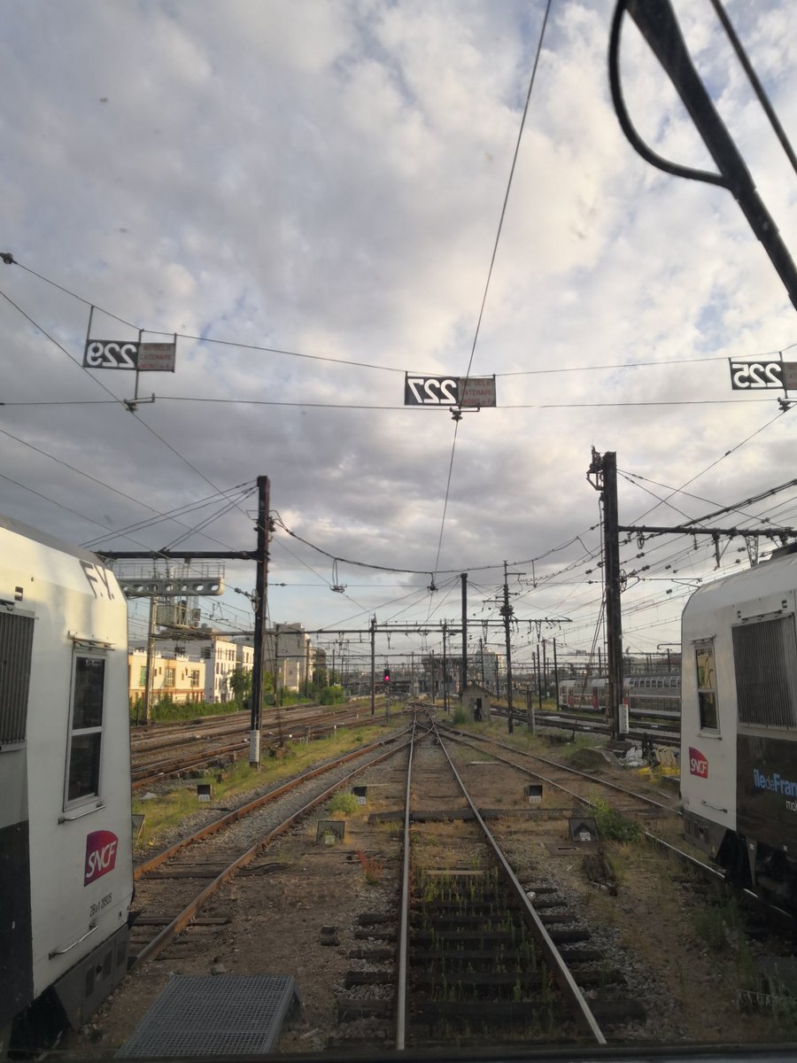 Olivier_loky's tweet photo. Reprise, aujourd'hui je vous accompagne entre Juvisy et Paris Austerlitz avec 2 #ZICK et 2 #JILL jusque tard dans la nuit (Attention, certains départ sont origine Austerlitz Grande ligne) 💪
Préparation des éléments pour la journée🤓
Bonne fin de week-end sur le @RERC_SNCF 😇 https://t.co/baepo8EwsJ