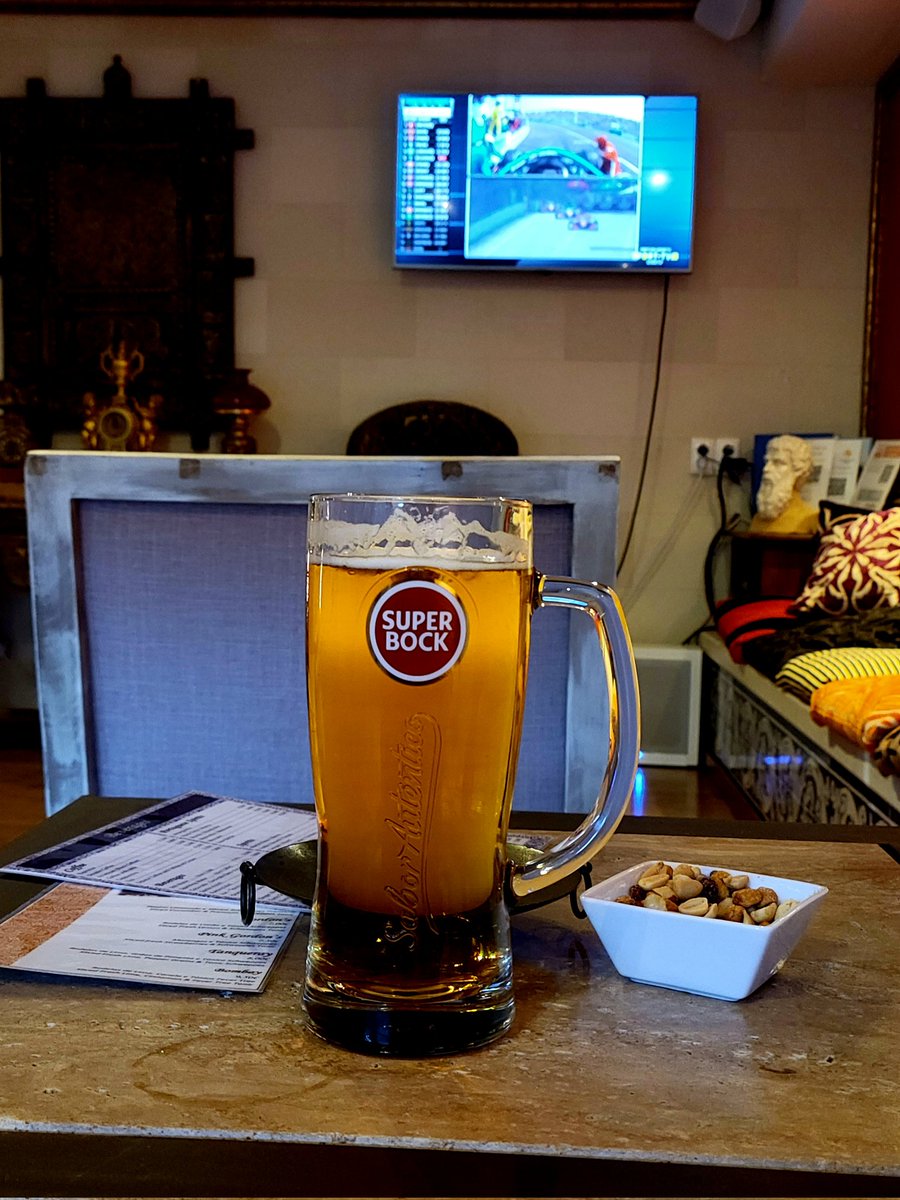 smitty_mark's tweet photo. Long day, drove from Coimbra, made a 2hr stop in Evora (Church of Bones), finally checked into Lagos for a few days....time for a large Super Bock and watching the #MolsonIndy Toronto on the tube! #Portugal 😁🍺 https://t.co/iurc8WKuBr