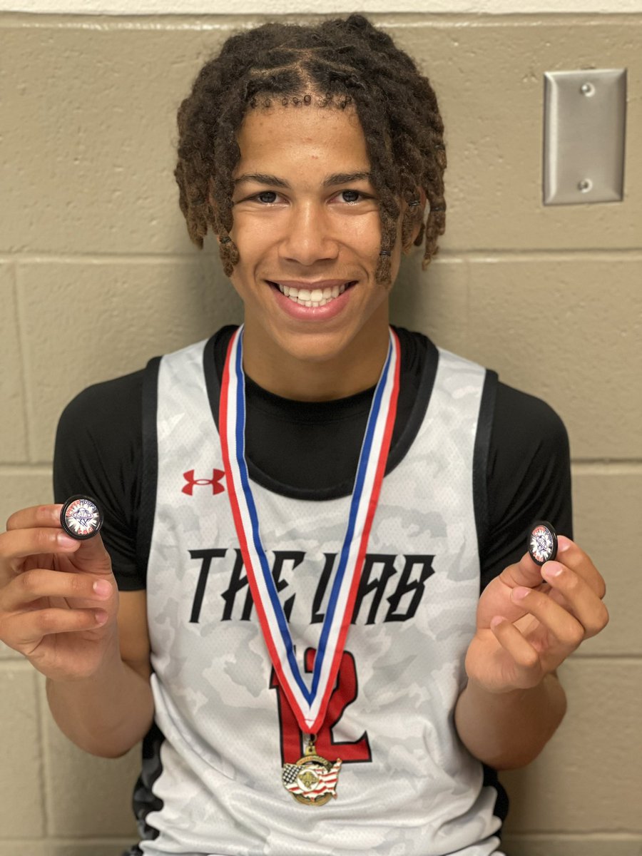 AshtonSledge's tweet photo. United Hoops @ Bloomington. 

Player of the Game (POG) x2. 

26 &amp; 27 pts. https://t.co/MlfKrhVdyN