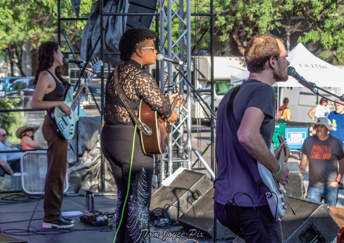 RosedaleTom's tweet photo. #zoofest50 - Night 2 - The Jimmy’s  #zoobar #bluesfestival #livemusicvenue #lincolnnebraska @ZOOBARFESTIVAL #amythystkiah @amythystkiah more Zoofest &amp; other pics at https://t.co/7FPHXpOc63 https://t.co/ZrZjVMdT0n