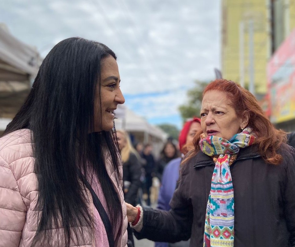 SoherElSukaria's tweet photo. Domingo en la feria de #SanVicente, charlando con los feriantes y vecinos del barrio. Gracias por tanto ❤
#Córdoba #ProximoNivel https://t.co/bhz7x3Z59U