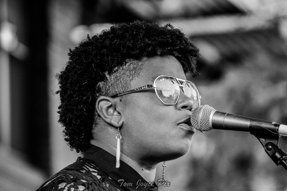RosedaleTom's tweet photo. #zoofest50 - Night 2 - The Jimmy’s  #zoobar #bluesfestival #livemusicvenue #lincolnnebraska @ZOOBARFESTIVAL #amythystkiah @amythystkiah more Zoofest &amp; other pics at https://t.co/7FPHXpOc63 https://t.co/U0sxsKDEDt