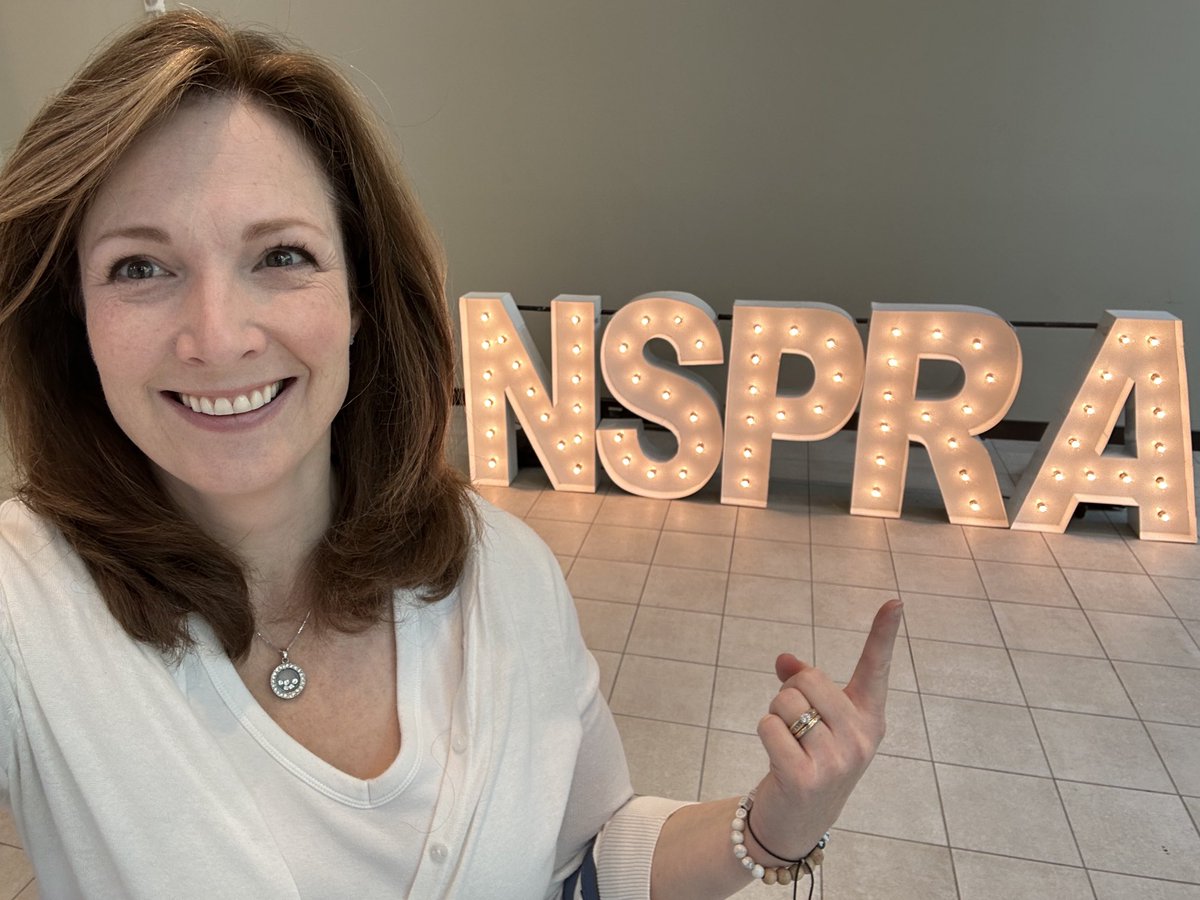 What a welcome! ISPRA president (soon to be past president) checks in at the NSPRA conference for ⁦<a href="/DMschools/">DM Public Schools</a>⁩!