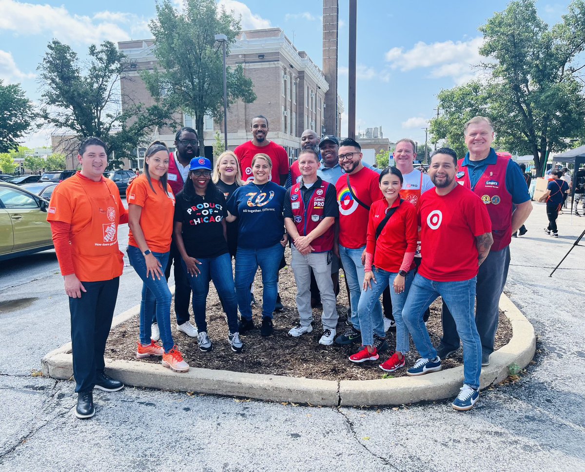 Thank you <a href="/ILRetail/">IL Retail Merchants Association (IRMA)</a>, <a href="/Lowes/">Lowe's</a>, <a href="/HomeDepot/">The Home Depot</a>, <a href="/Walgreens/">Walgreens</a>, <a href="/Target/">Target</a>, <a href="/amazon/">Amazon</a>, and <a href="/Walmart/">Walmart</a> for donating to the free flood clean-up supply event yesterday at Legler Library, and to COO John Roberson and Deputy Mayor Kenya Merritt for helping organize this critical work.