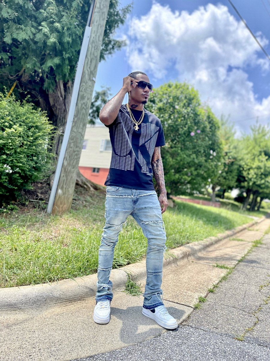 ZayThaGod's tweet photo. Imma make it 🙏🏽📸
#airforces #jeans #gucci #CalvinKlein #ysl #asos #doir #malemodel #Givenchy #flyguy #blackexcellence #designer #style #modelife #photography
@gucci @dior @ysl @asos_man @asos @calvinklein @hm @hm_man https://t.co/nB9rzHJu29