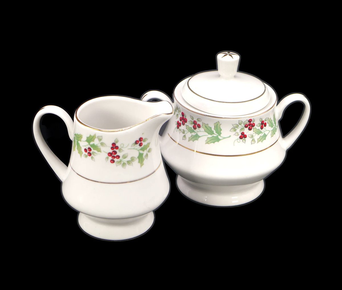 G97816960Girl's tweet photo. Gibson Housewares Christmas Charm creamer and sugar bowl. https://t.co/b8ulGLVAes via @Etsy #BuyfromGroovy #antiqueshop #tableware #dinnerware #Christmas #Christmastableware #GibsonHousewares #ChristmasCharm #GibsonChristmasCharm #creamandsugar #teatime #coffeetime #EtsySellers https://t.co/7TmBuDer2v