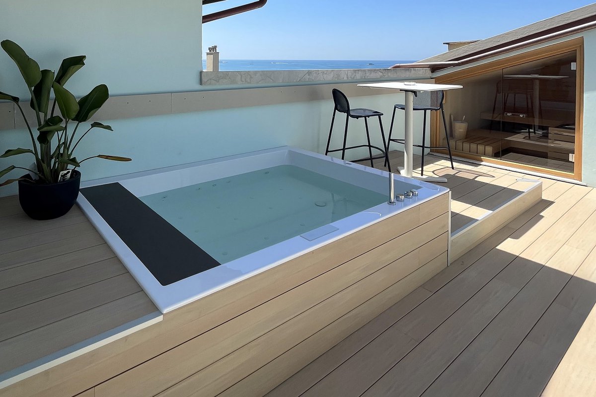 HREsplanade's tweet photo. 📷📷Le vacanze sono fatte per coccolarsi, e noi siamo qui per realizzare i tuoi sogni di relax! 📷

#WELLNESSSUITEROMANTIC #CoccolarsiInVacanza #RelaxTotale #WellnessSuite
#PiscinaPrivata #VacanzeDiLusso #RitiroWellness #SpaPrivata https://t.co/OXeg4VWhju