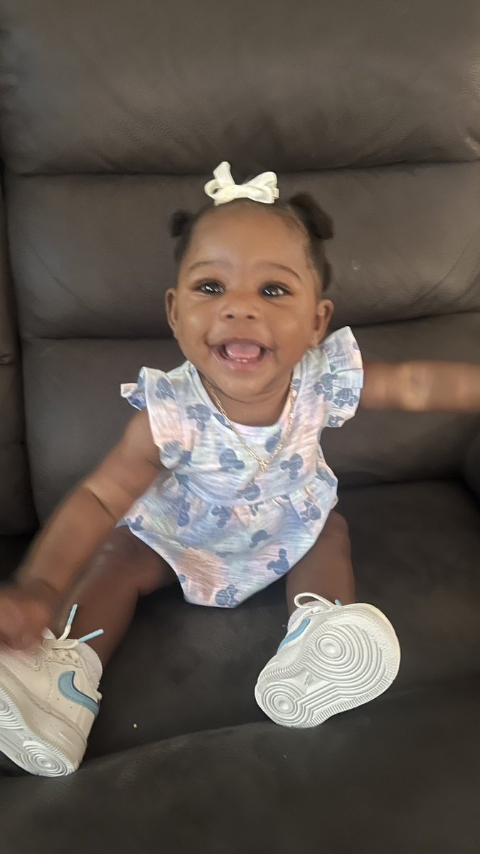 _Kashoneeee's tweet photo. my baby really 6months 😩 https://t.co/IV4SwMsGtp