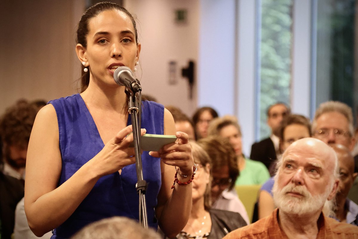 DiazCanelB's tweet photo. Esta tarde en Bélgica 🇧🇪 la solidaridad cantó y bailó en apoyo a #Cuba. Compatriotas residentes y amigos que repudian las campañas difamatorias contra nuestro país, trajeron su respaldo a la delegación cubana a la #CumbreCelacUE y a la #CumbreDeLosPueblos2023. 

¡Gracias! 🇨🇺 https://t.co/Ydb8cXcCoq