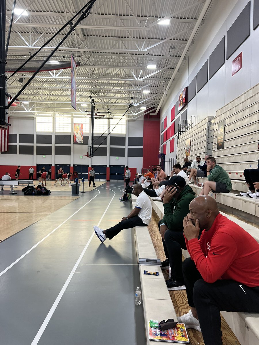 ny2lasports's tweet photo. Wisconsin, Marquette, Duke, Alabama, Virginia. Loyola-Chicago, Ball State, No Illinois, Loyola (MD), Miami (OH), Penn, Robert Morris, UWGB, Saint Thomas, etc here for @PhenomUniverse @HaliburtonAAU this afternoon #NY2LAFinalChapter https://t.co/8OaVf3l727