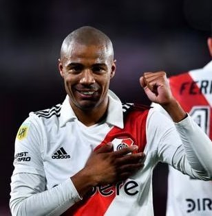 frabigol's tweet photo. Nicolás De La Cruz en ESPN:

“Si en la concentración se escuchaba RKT viniendo del cuarto de Barco, decíamos ‘estamos tranquilos porque el monstruo está inspirado’. Se escuchaba ‘El Noba’ y decíamos ‘listo, tenemos medio partido en el bolsillo’”. https://t.co/5lXWlFRANs