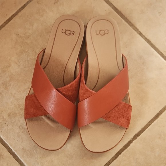 So good I had to share! Check out all the items I'm loving on <a href="/Poshmarkapp/">Poshmark</a> #poshmark #fashion #style #shopmycloset #ugg: posh.mk/kzMXkxwluBb