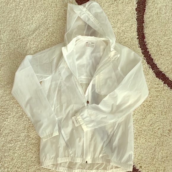 Adams2Melissa's tweet photo. So good I had to share! Check out all the items I'm loving on @Poshmarkapp #poshmark #fashion #style #shopmycloset #underarmour: https://t.co/mwL2fluL1s https://t.co/wLqEdCGqUM