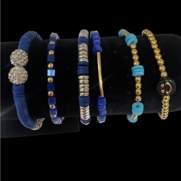 rusticinlubbock's tweet photo. So good I had to share! Check out all the items I'm loving on @Poshmarkapp #poshmark #fashion #style #shopmycloset #hooey #sandro: https://t.co/VCE1kcLF14 https://t.co/bVjIdrJeaO