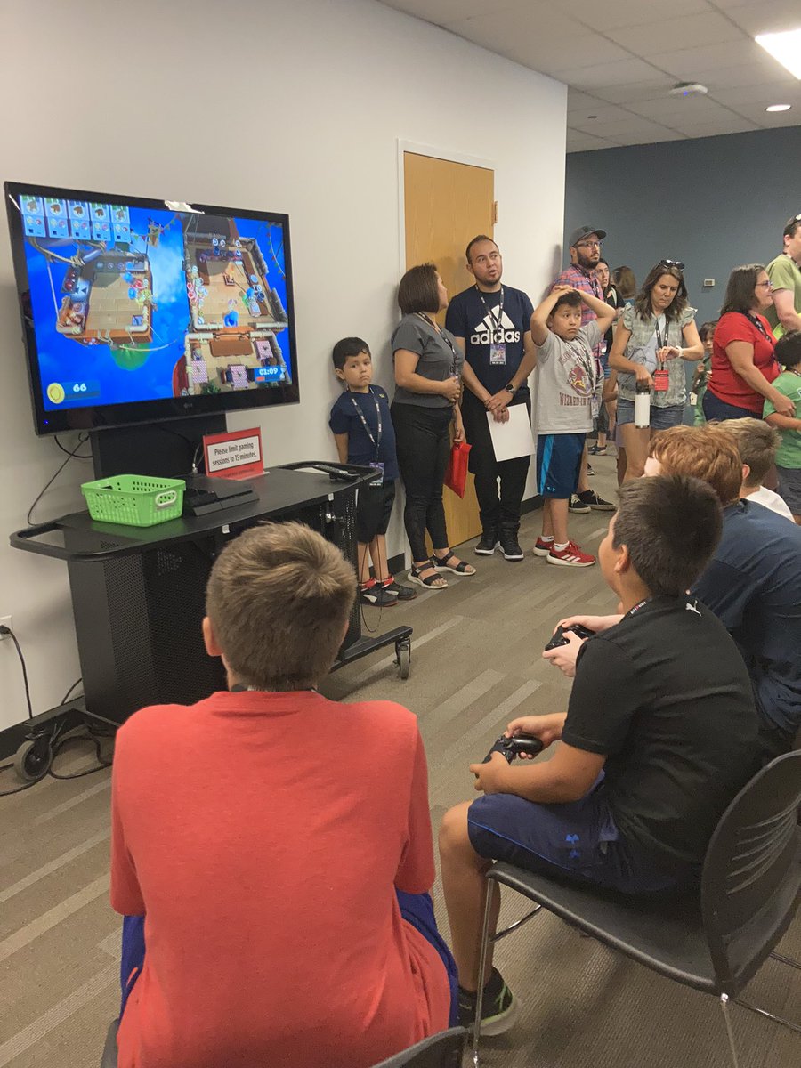 ahml's tweet photo. Super Smash Bros. Ultimate tournament is currently underway at #AHMLFanCon! 90+ competitors are playing. Plus Mario Kart and other games! https://t.co/qOIS7XsK7G