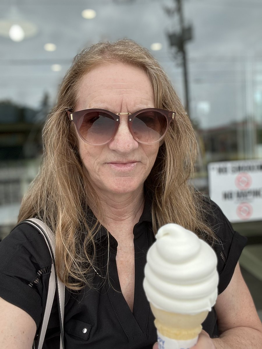 sh_aronL's tweet photo. #FreeIceCreamCone on #DQapp #NationalIceCreamDay https://t.co/qV33hDozvt