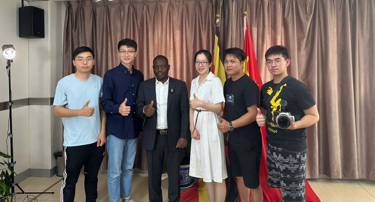 Today, with Ms. Shirley Chen & journalists from China. She has a factory assembling phones in Mbale Industrial Park. Our vision and strategy of import substitution & export promotion is impressively moving forward. @mtic_uganda @NRMOnline