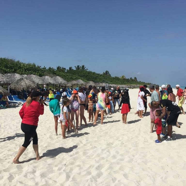 Feliz día de los niños... porque los niños son la esperanza del mundo... son los niños los que saben querer... tiempo de diversión y muchas sorpresas #cubanacanmarcaladiferencia #HazloÚnico #CubaUnica #HotelTuxpan #VaraderoTravel