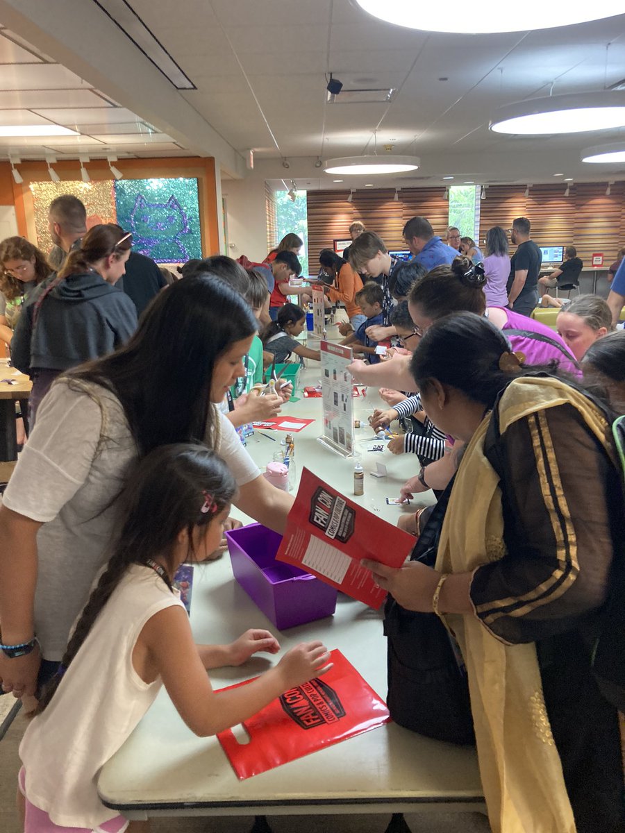 ahml's tweet photo. Mermaid tails, mini book keychains and more - plenty of crafts are available at #AHMLFanCon in the Hub and Kids’ World @ahml! From now through 5 pm https://t.co/S8uWVFJ38C