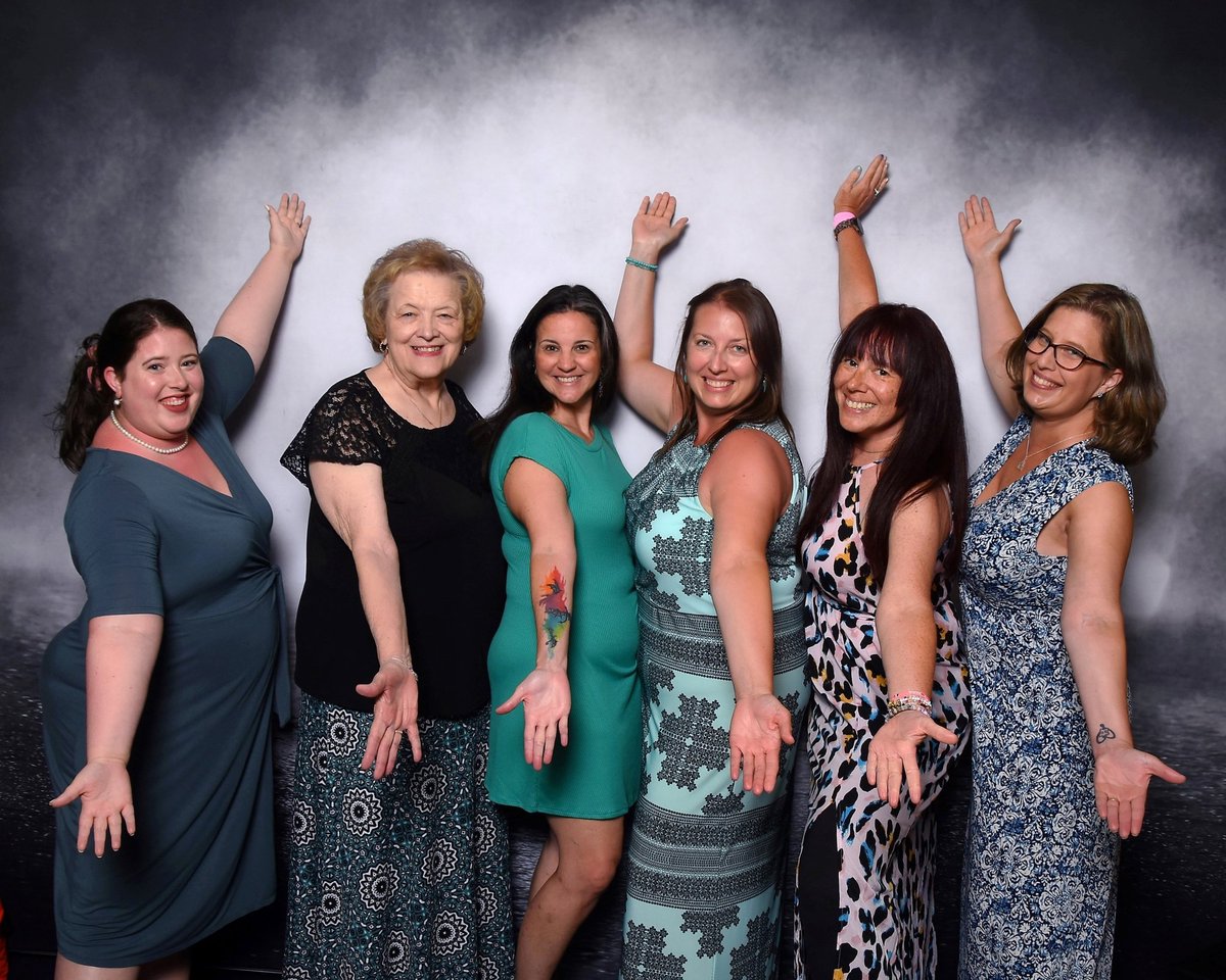 NelsonKindRCrew's tweet photo. What an amazing experience attending the Teach Your Heart Out conference. So many great ideas, presenters and teachers! I am excited to use what I learned! #tyho #ProudToBeD12 @PocketPreschool @gerrybrooksprin @jenjones @helloliteracy @mrdearybury https://t.co/ZTDh77EBBJ