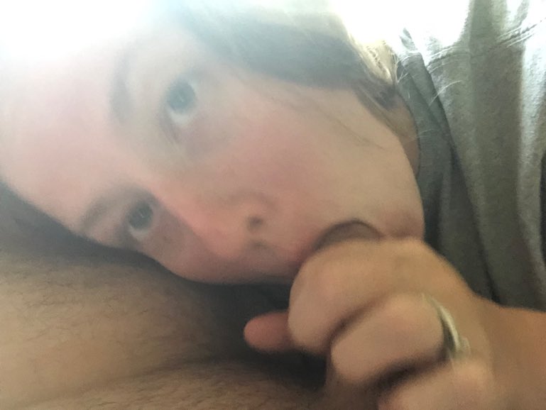 Yorkiebarmilfsback On Twitter This Sexy Milf Looks Even Better Sucking Cock Get Her To To