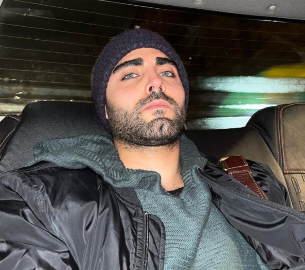 arixolin's tweet photo. تابو شکن باشی،
شجاع باشی،
با شرف باشی،
#محمد_صادقی باشی

#مهسا_امینی
#زن_زندگی_آزادی https://t.co/Xm3yGQQAWJ