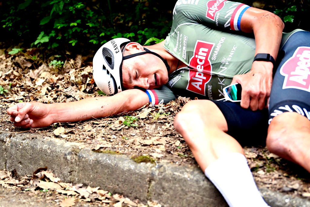 AnnaLoljjzm's tweet photo. A household name, a European cyclist #Mathieuvanpoel #TourdeFrance #EuropeanRoadRace #DutchCycling #DutchCyclists #Sportsmanship #Adventure #Tooexciting #Introducing a little brother #Sports well, competitive races just get the blood pumping! https://t.co/ZrvY11GM7A