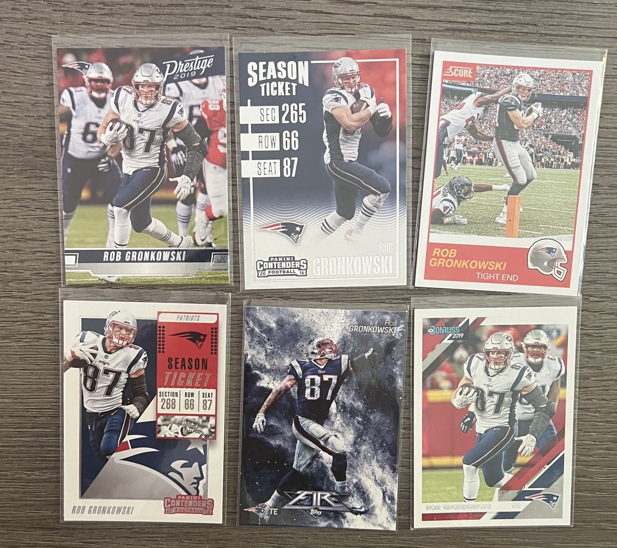 Scrappy's Summer Stack Sale
Rob Gronkowski

2019 Prestige - $1
2016 Contenders Season Ticket - $1
2019 Score - $.75
2018 Contenders Season Ticket - $.75
2014 Topps Fire - $1
2019 Donruss - $.75

Take ALL - $4.50 https://t.co/jXwGb26rdB