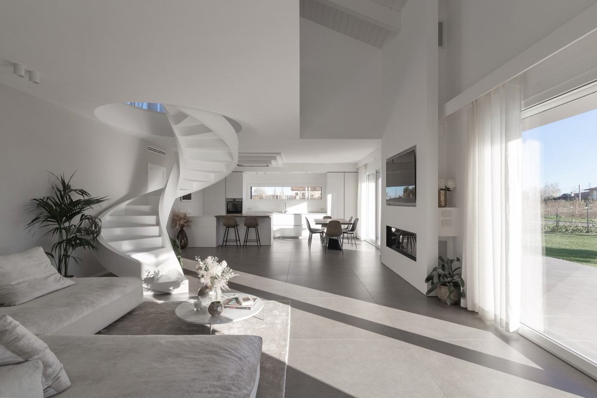 BardossasRE's tweet photo. A spiral staircase is just one of the unique features this #luxuryhome carries. #homelove  https://t.co/4Oy8yUUim2 https://t.co/StqJqBgDkM