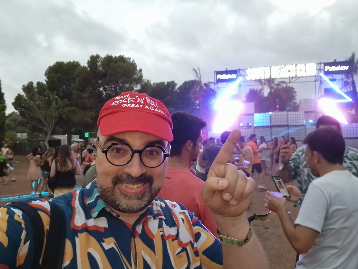 maadraassoo's tweet photo. Esta Medianoche #Seessiioonaassaa en @FIBerfib 2023, Dj @Maadraassoo os hará bailar en el escenario South Beach Club @poliakov vodka ! #VivaFIB #FIB2023 #FIB23 #ILoveBenicàssim #FIIBAASSOO https://t.co/lJMIr7POaP