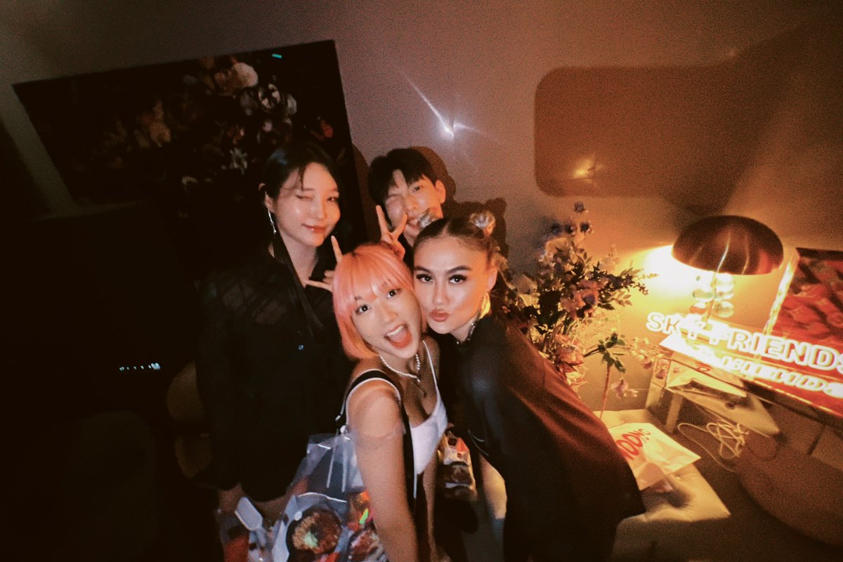 agnezmo's tweet photo. Had so much fun celebrating my birthday in Korea 🤍🤍🤍 https://t.co/metNoLCVfC