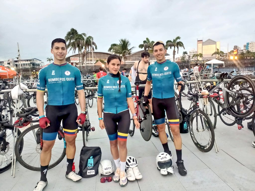 BomberosQuito's tweet photo. 🏊🚴 🏃🏿#IronMan 70.3 | Nuestros deportistas de élite con mucha dedicación, compromiso y disciplina han dejado en alto el nombre de nuestra institución hoy en Manta.

👏 Estamos muy orgullosos de su excelente desempeño, los resultados hablan por sí mismos. https://t.co/yFqFQDDWQb