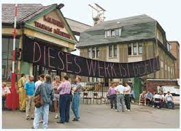 PWeispfenning's tweet photo. 30 JAHRE ARBEITSKAMPF IN #BISCHOFFERODE
https://t.co/KxjOlUqoDD
Unseren Stolz und unsere Tradition konnten sie uns nicht nehmen
"Um uns selber müssen wir uns selber kümmern"
#Treuhand
3. Internationale Bergarbeiterkonferenz
Thüringen Ende August 2023 https://t.co/h6i6zExqVP #imc3 https://t.co/TFEYu4s1xk