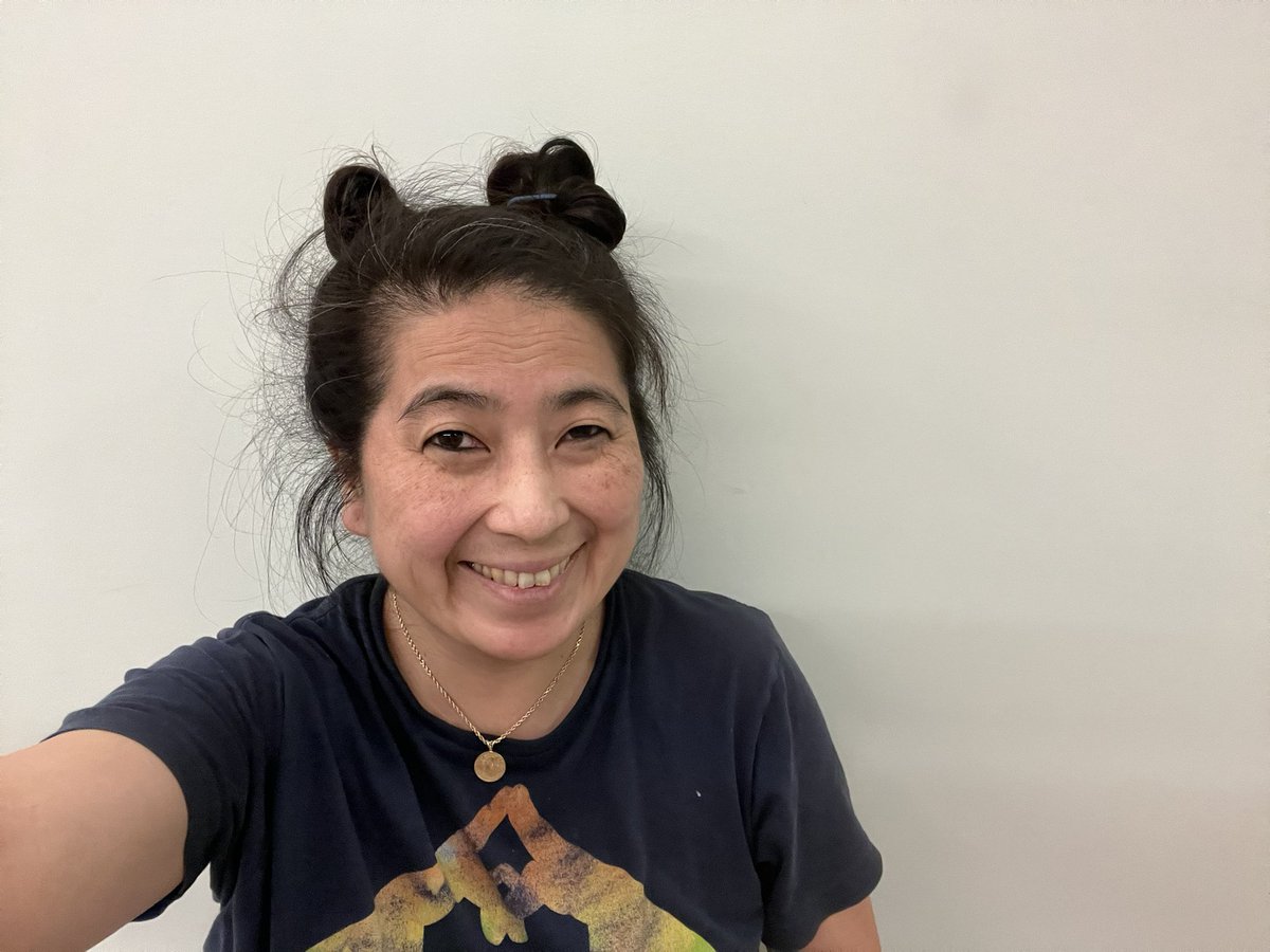 Celyendo's tweet image. Thank you so much for inspiring me @LemanskyRachel! I love your own silhouette collage and gorgeous curls. The only way I get curls is from Minnie Mouse buns. I took this pic to show my students what I do to get hair like their’s.  😂#CSceleste