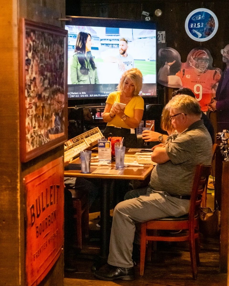 backporchsaloon's tweet photo. Customer service can make or break your night out. Imagine waiting forever for a drink or dealing with unfriendly staff. Not here! Our team is dedicated to providing top-notch service that will leave you smiling. https://t.co/IBmRy95qA8