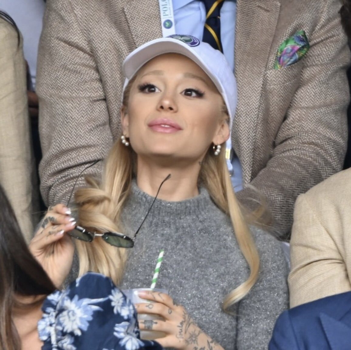 Ariana Grande Brasil on Twitter "CHOVEU NO DESERTO! 30 fotos de Ariana Grande no Wimbledon