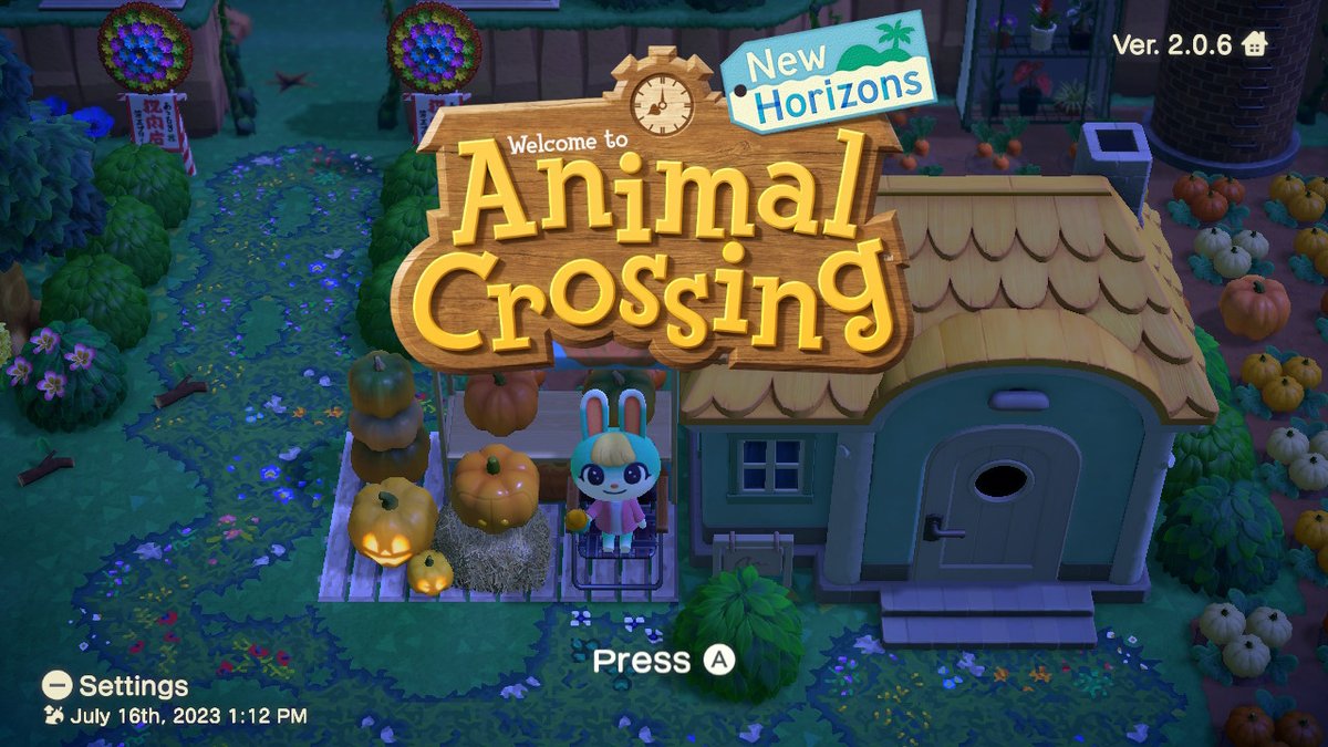 AcnhRed's tweet photo. Sasha working those long hours at the pumpkin stand #AnimalCrossing #ACNH #NintendoSwitch https://t.co/hljS6Qth1J