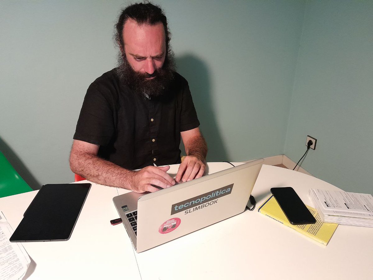 ecozzo's tweet photo. Late Sunday night coding to ensure everything is up and running for tomorrow's social experiment by @H3URISTICA at @GSummerSchool https://t.co/LLogANBbFP