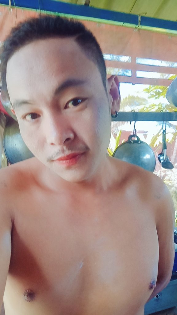 PhrikPhi's tweet photo. พี่ก็รู้ว่าหนูมีใจ  แต่น้องรู้ไหม พี่มีเมีย🤣❤อยากเย็ดก็มาบ้านแพ้วดิ😁😁🤣🤣 https://t.co/27A7meDXYF