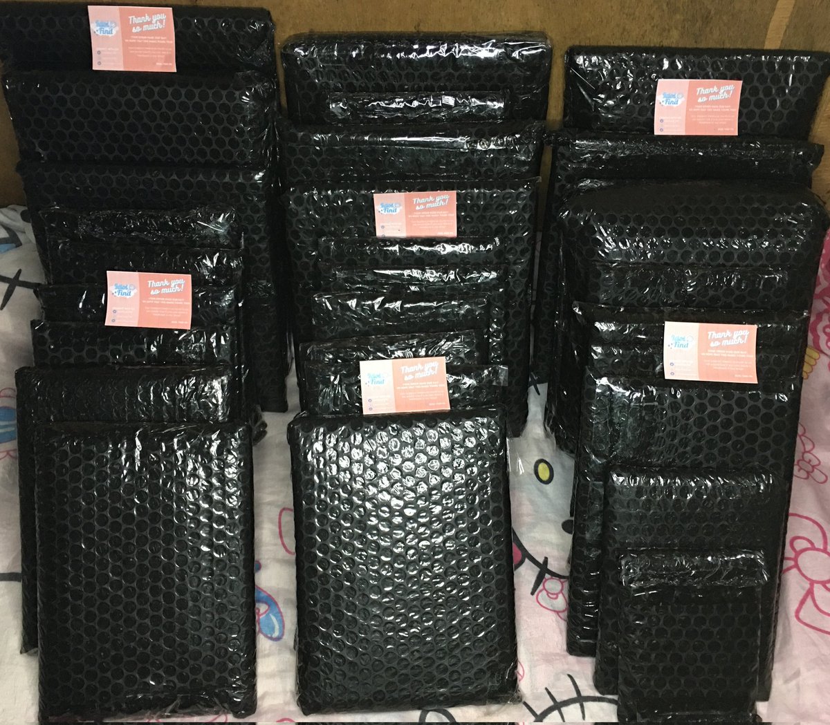 Idolfind_PH's tweet photo. Good morning dollies! ~ β¨οΈ
Box 6 - 1st batch shipment today. 40+ parcels including 2 small box. Waiting lng kay kuya rider na magpick-up. Yung iba po na hndi nakahabol 2nd batch nlng po which is on July 22 (Sat). Thank you always for trusting! π₯°π€
#IDF_UPDATES
#IDF_PROOF https://t.co/jau1VID5Zs
