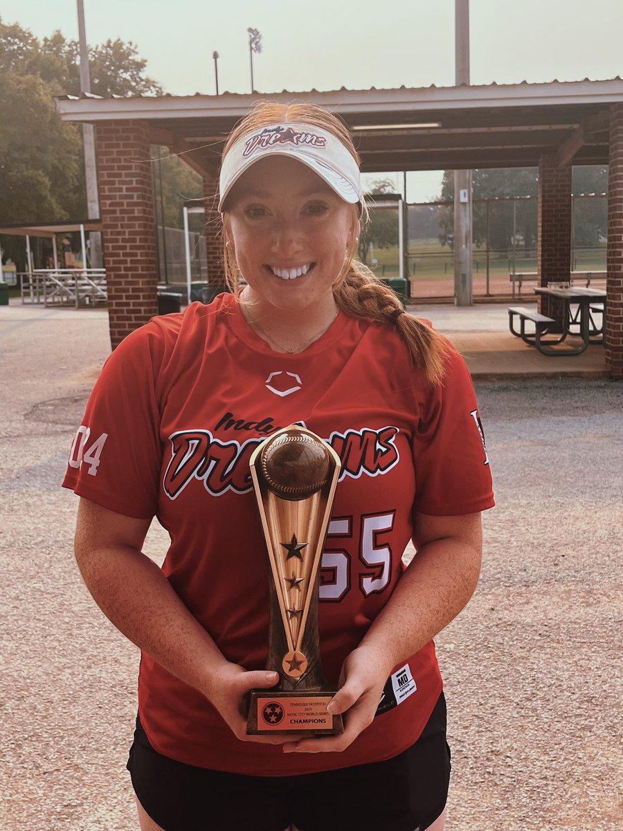 Mia Herbert tweet media