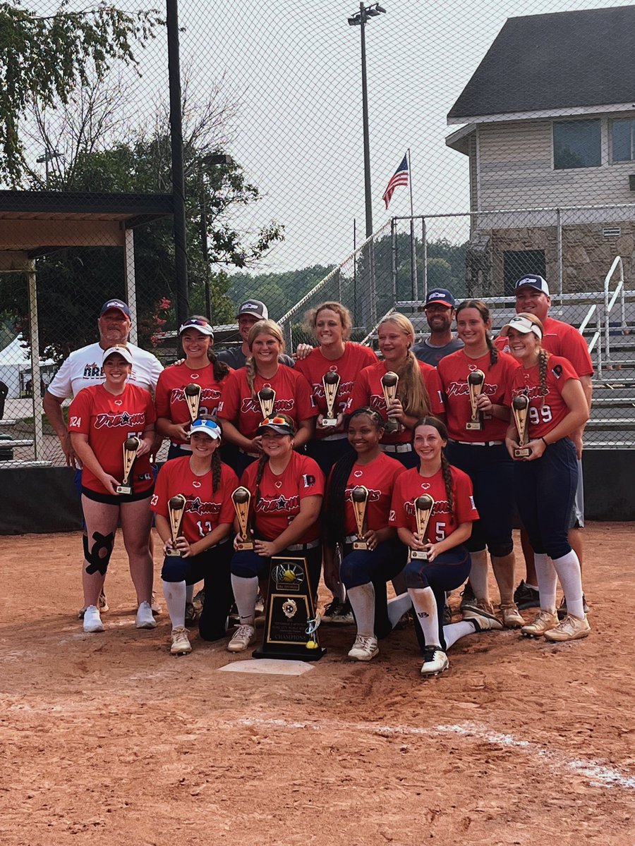 Mia Herbert tweet media