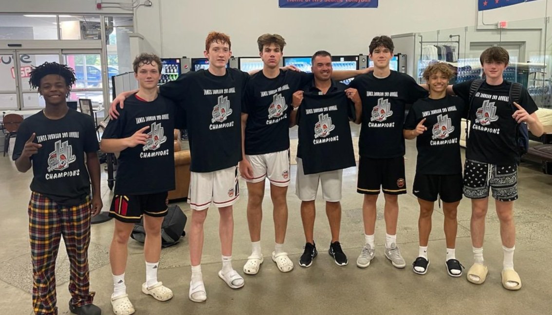 PNWSixers's tweet photo. Champs! 🏆 17u Gold Campionship 2 @PBRhoops James Johnson 2nd Annual https://t.co/OCLUBqhC7B